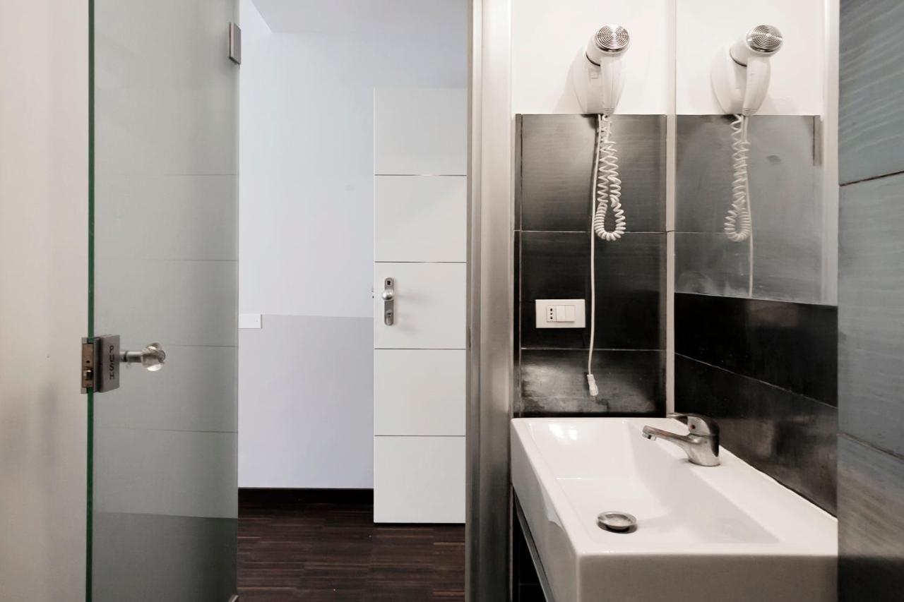 Dm69 - Termini Monti Crossroads Otel Roma Dış mekan fotoğraf